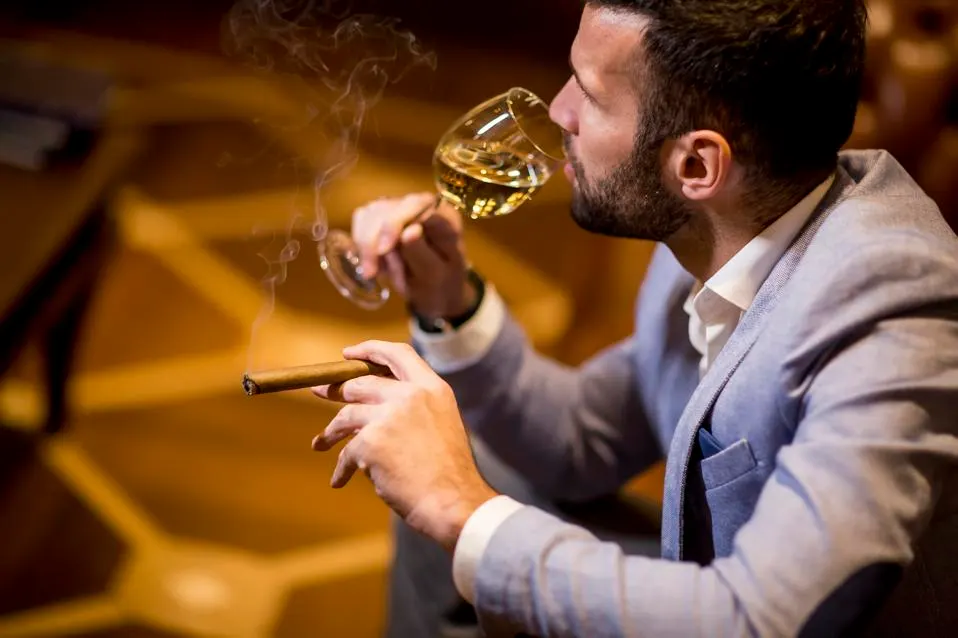 Quick Tips for Cigar Lounge Newcomers